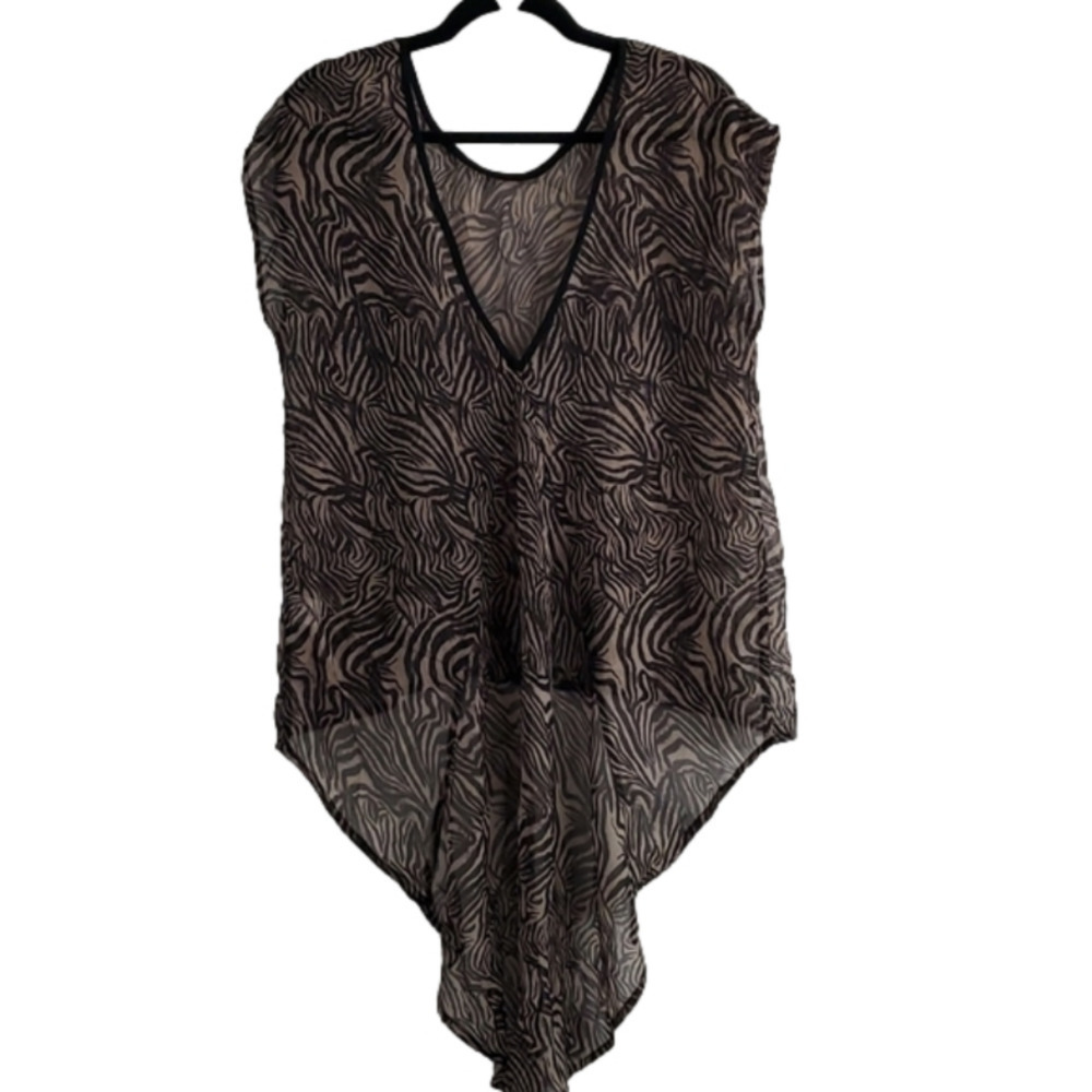 𝅺LUSH Pool coverup  size med